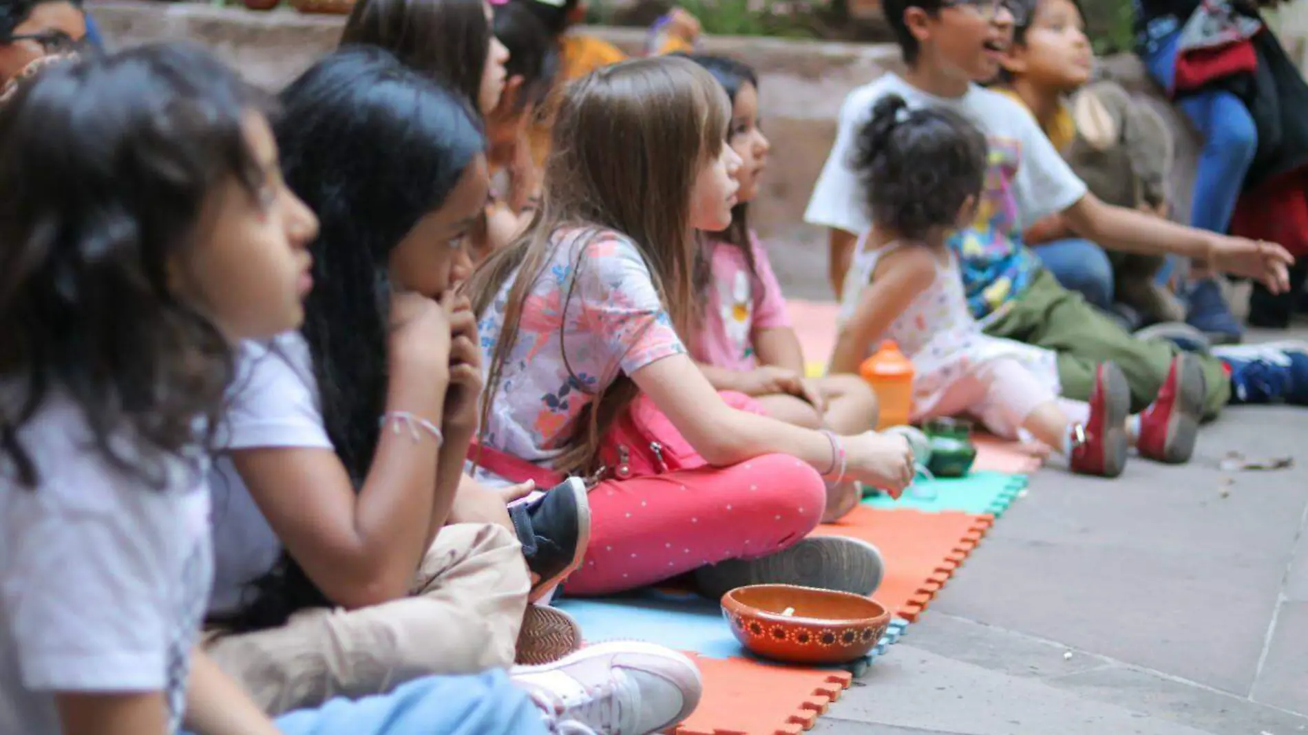 Niños en una actividad didáctica